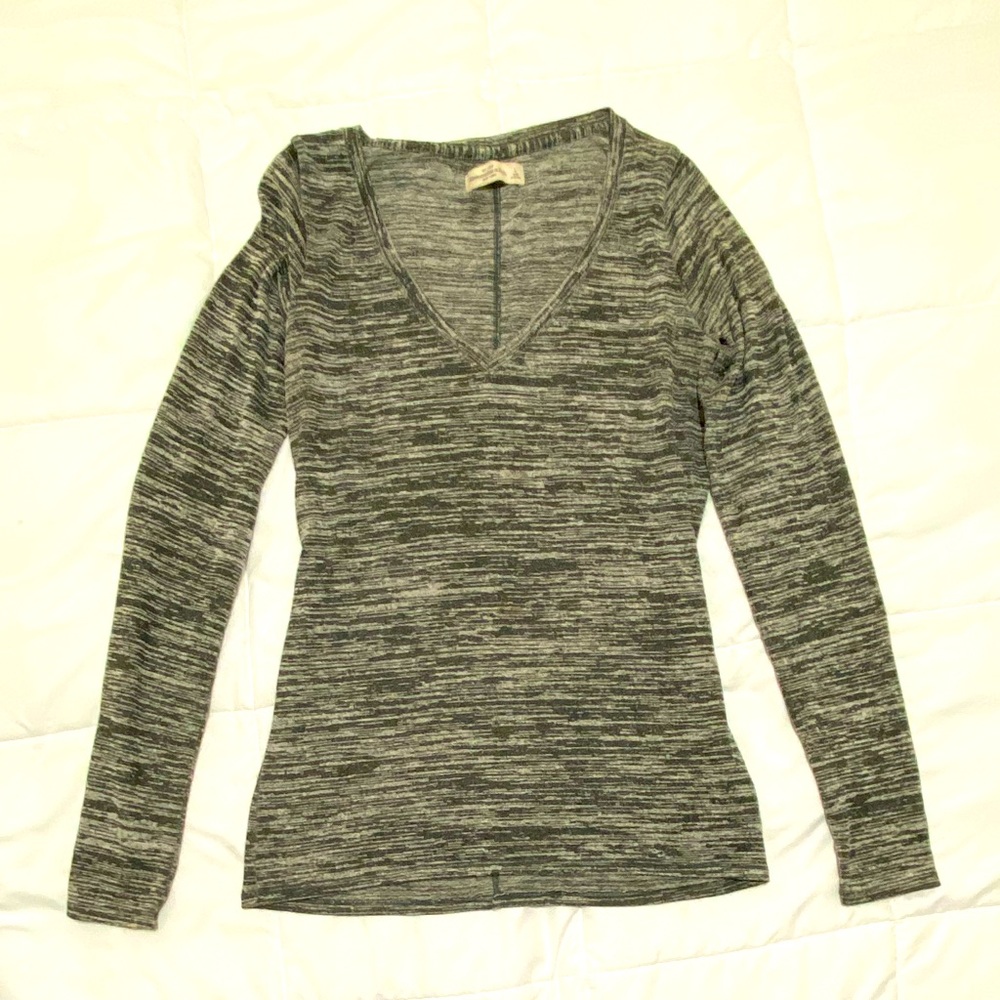Abercrombie & Fitch long sleeve T-shirt top.
